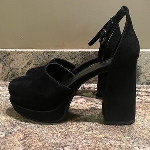 Aerosoles Callan Platform Pump in Black Suede sz 6M
